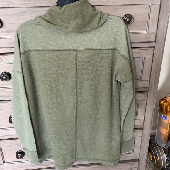 Lucky Brand olive green cowl neck waffle top, size S/P in EUC. - Picture 3 of 5
